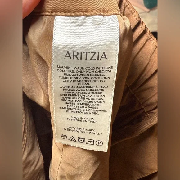 Aritzia - Emerson Pant Slick Matte Twill Mid-rise Parachute Pants - Picture 11 of 14